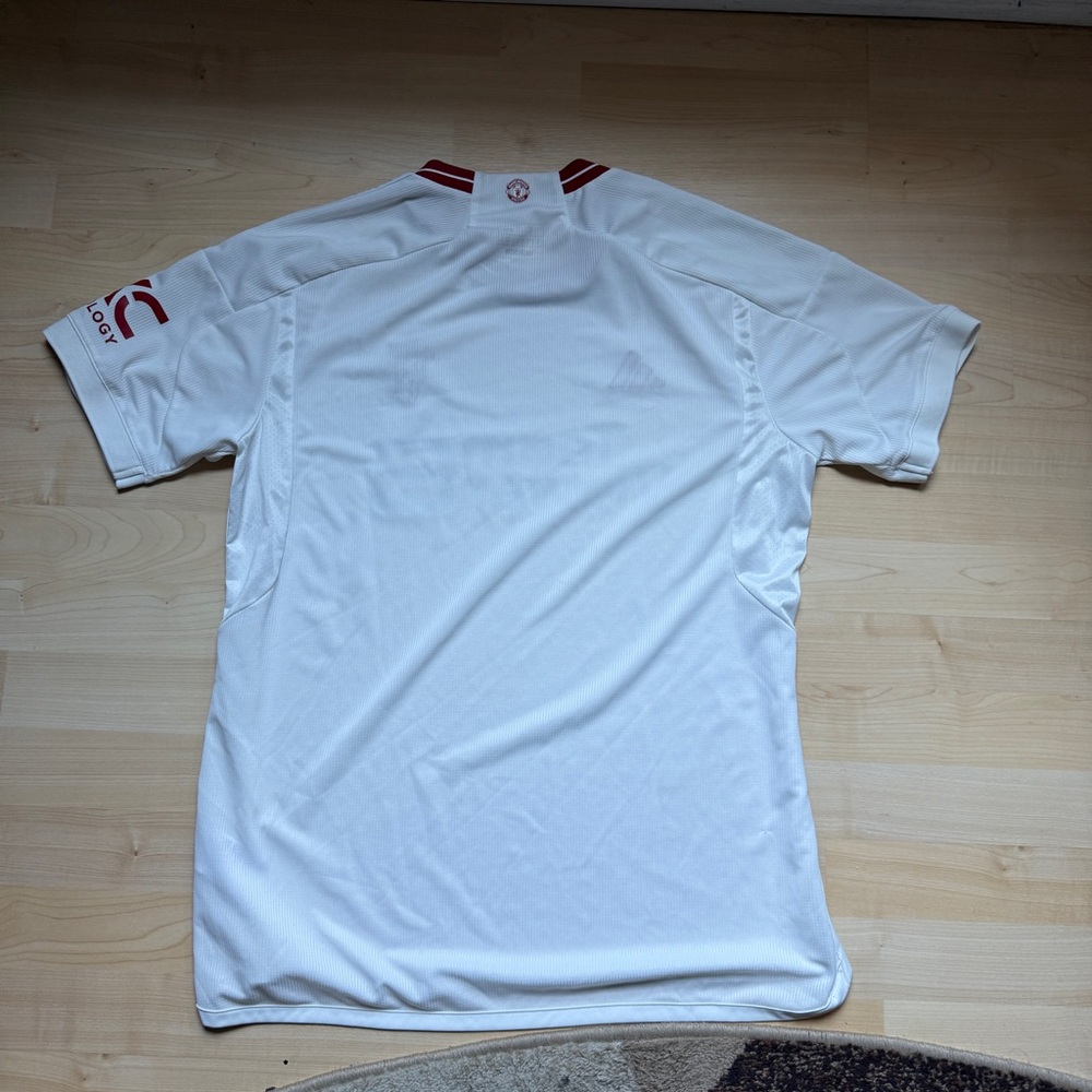 Authentic Adidas Man U 23/34 Jersey - Picture 3 of 3